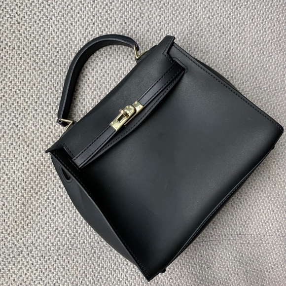 LTL LONDON Shoulder bag in Matte Black - Picture 1 of 3